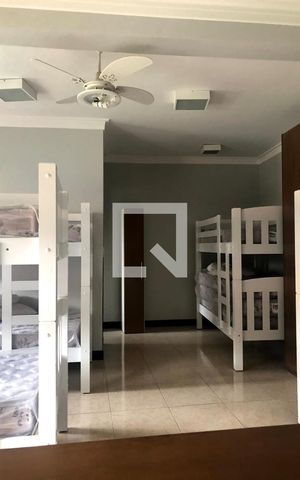 Casa à venda com 259m², 4 quartos e 4 vagas