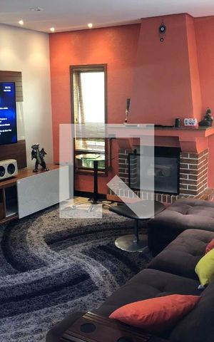 Casa à venda com 259m², 4 quartos e 4 vagas