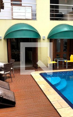 Casa à venda com 259m², 4 quartos e 4 vagas