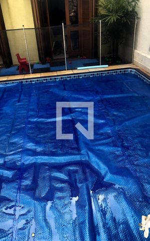 Casa à venda com 259m², 4 quartos e 4 vagas