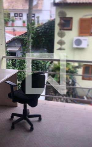 Casa à venda com 259m², 4 quartos e 4 vagas