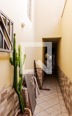 Casa à venda com 250m², 3 quartos e 4 vagas Casa à venda com 250m², 3 quartos e 4 vagasCorredor