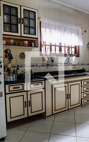 Casa à venda com 600m², 3 quartos e 3 vagas Casa à venda com 600m², 3 quartos e 3 vagasCozinha