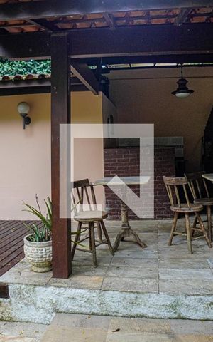 Casa à venda com 600m², 3 quartos e 3 vagas Casa à venda com 600m², 3 quartos e 3 vagasVaranda da Sala