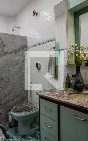 Casa à venda com 600m², 3 quartos e 3 vagas Casa à venda com 600m², 3 quartos e 3 vagasBanheiro Social