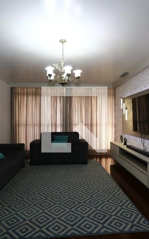 Casa à venda com 452m², 4 quartos e 12 vagasSala