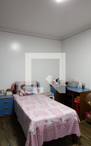 Casa à venda com 452m², 4 quartos e 12 vagasSuíte 2