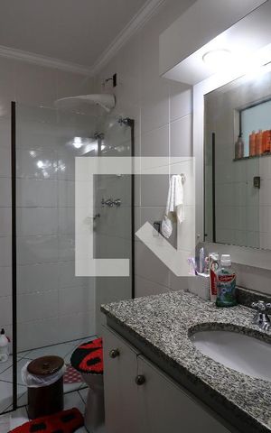 Casa à venda com 452m², 4 quartos e 12 vagasBanheiro da Suíte 2