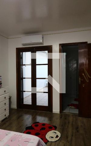 Casa à venda com 452m², 4 quartos e 12 vagasSuíte 2