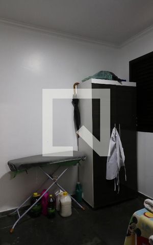 Casa à venda com 452m², 4 quartos e 12 vagasQuarto de Serviço