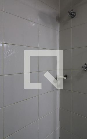 Casa à venda com 452m², 4 quartos e 12 vagasBanheiro da Suíte 2