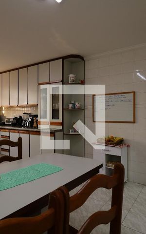 Casa à venda com 452m², 4 quartos e 12 vagasCozinha
