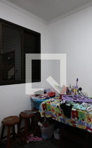 Casa à venda com 452m², 4 quartos e 12 vagasQuarto de Serviço