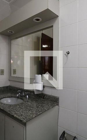 Casa à venda com 452m², 4 quartos e 12 vagasBanheiro da Suíte 1