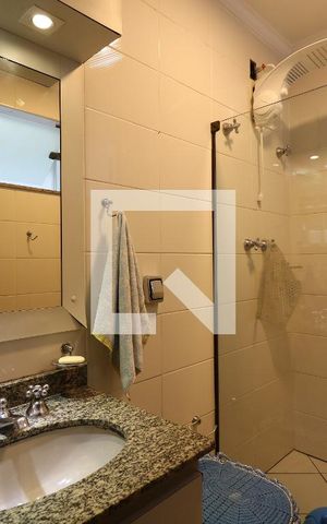Casa à venda com 452m², 4 quartos e 12 vagasBanheiro da Suíte 3