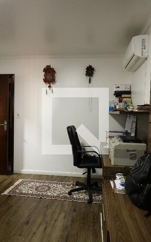 Casa à venda com 452m², 4 quartos e 12 vagasSuíte 1