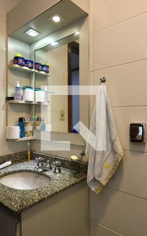 Casa à venda com 452m², 4 quartos e 12 vagasBanheiro da Suíte 3
