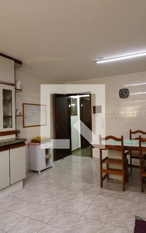 Casa à venda com 452m², 4 quartos e 12 vagasCozinha