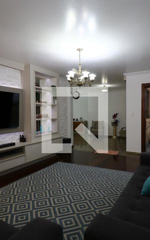 Casa à venda com 452m², 4 quartos e 12 vagasSala
