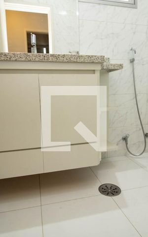 Apartamento para alugar com 72m², 2 quartos e 1 vaga Apartamento para alugar com 72m², 2 quartos e 1 vagaBanheiro