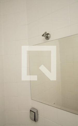 Apartamento para alugar com 72m², 2 quartos e 1 vaga Apartamento para alugar com 72m², 2 quartos e 1 vagaBanheiro de serviço