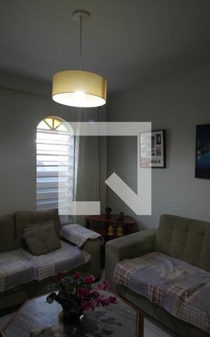 Casa à venda com 150m², 3 quartos e 2 vagasSala