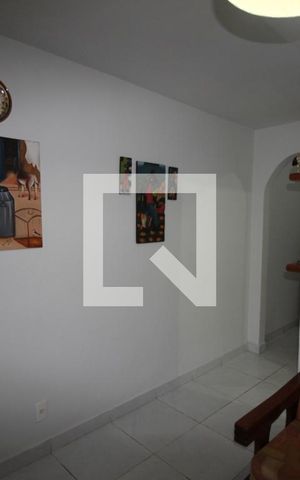 Casa à venda com 150m², 3 quartos e 2 vagasSala