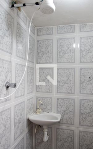 Casa para alugar com 25m², 1 quarto e sem vaga Casa para alugar com 25m², 1 quarto e sem vagaBanheiro