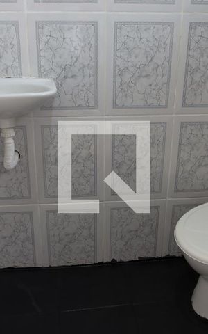Casa para alugar com 25m², 1 quarto e sem vaga Casa para alugar com 25m², 1 quarto e sem vagaBanheiro