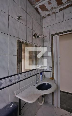 Casa à venda com 100m², 2 quartos e 2 vagas Casa à venda com 100m², 2 quartos e 2 vagasBanheiro