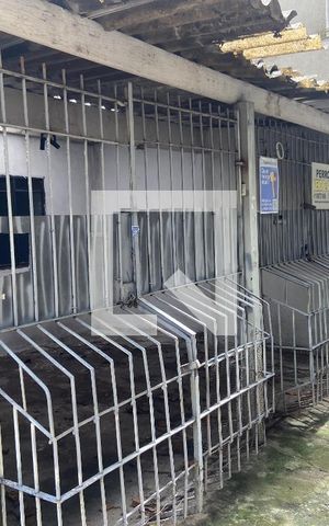 Casa à venda com 100m², 2 quartos e 2 vagas Casa à venda com 100m², 2 quartos e 2 vagasFachada