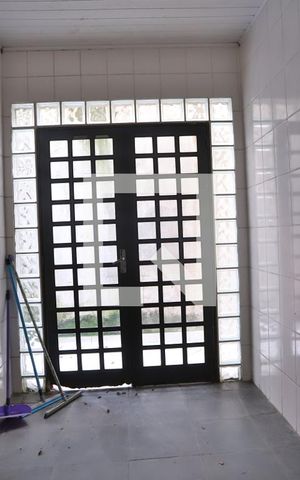 Casa à venda com 100m², 2 quartos e 2 vagas Casa à venda com 100m², 2 quartos e 2 vagasCopa