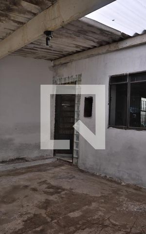Casa à venda com 100m², 2 quartos e 2 vagas Casa à venda com 100m², 2 quartos e 2 vagasGaragem
