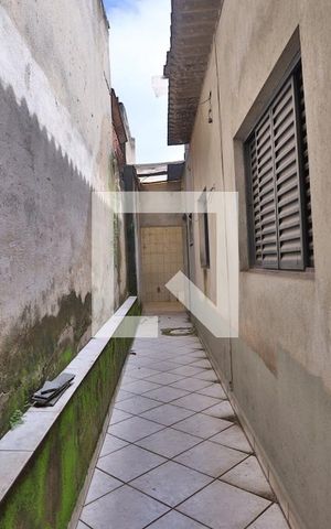 Casa à venda com 100m², 2 quartos e 2 vagas Casa à venda com 100m², 2 quartos e 2 vagasQuintal