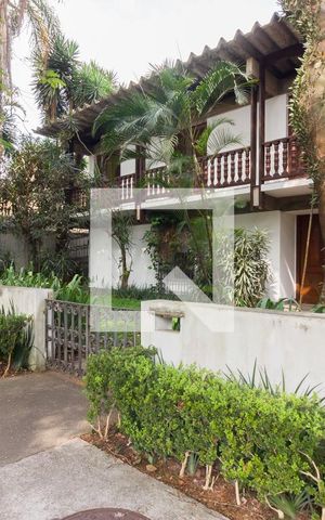 Casa à venda com 387m², 5 quartos e 3 vagasFachada