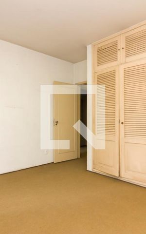 Casa à venda com 387m², 5 quartos e 3 vagasQuarto 4