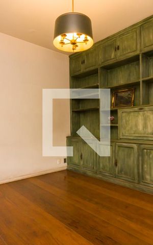 Casa à venda com 387m², 5 quartos e 3 vagasSala de estar 2
