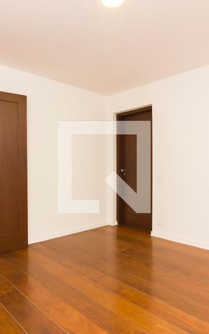 Casa à venda com 387m², 5 quartos e 3 vagasSala de estar 1