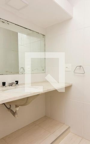 Casa à venda com 387m², 5 quartos e 3 vagasBanheiro da Suíte 2