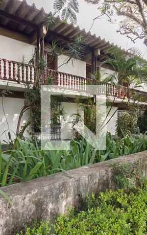 Casa à venda com 387m², 5 quartos e 3 vagasFachada