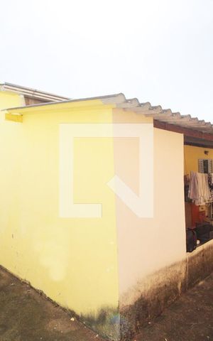 Casa para alugar com 150m², 2 quartos e 3 vagasÁrea de Serviço e quintal
