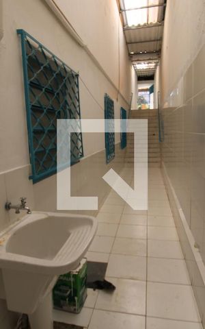 Casa para alugar com 50m², 2 quartos e sem vagaÁrea de Serviço