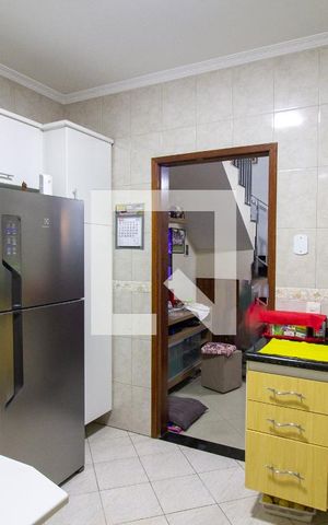 Casa à venda com 380m², 5 quartos e 6 vagas Casa à venda com 380m², 5 quartos e 6 vagasCozinha Edícula
