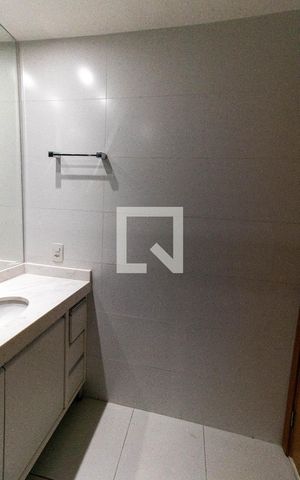 Apartamento à venda com 220m², 4 quartos e 2 vagas Apartamento à venda com 220m², 4 quartos e 2 vagasBanheiro social