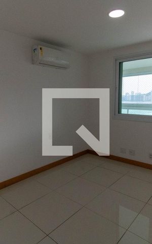 Apartamento à venda com 220m², 4 quartos e 2 vagas Apartamento à venda com 220m², 4 quartos e 2 vagasQuarto