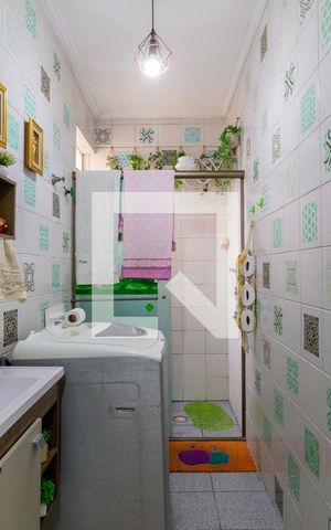 Apartamento à venda com 46m², 2 quartos e sem vaga Apartamento à venda com 46m², 2 quartos e sem vagaBanheiro