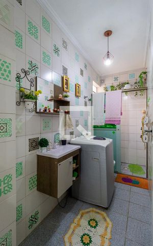 Apartamento à venda com 46m², 2 quartos e sem vaga Apartamento à venda com 46m², 2 quartos e sem vagaDetalhe - Banheiro