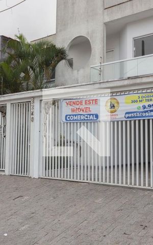 Casa à venda com 300m², 3 quartos e 5 vagasFachada