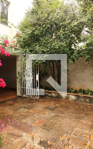 Casa para alugar com 280m², 3 quartos e 1 vagaFrente - Jardim