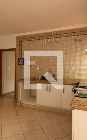 Casa para alugar com 280m², 3 quartos e 1 vagaCozinha